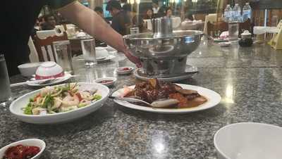 ภัตตาคาร เป็ดย่างนาทอง