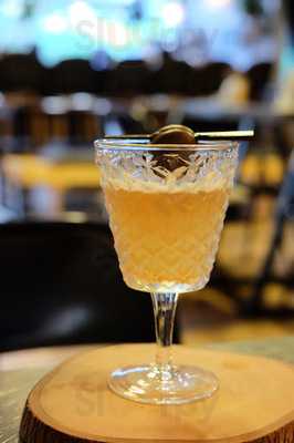 The Artwins Restaurant And Bar