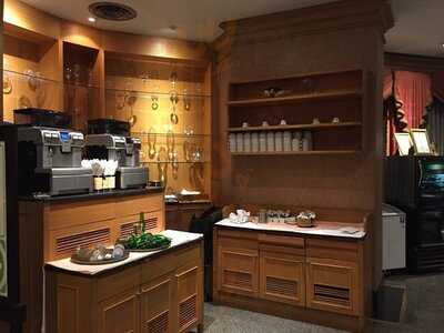 พลอยเรสเตอรองท์