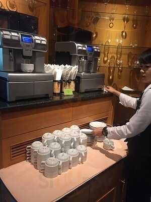 พลอยเรสเตอรองท์