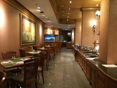 พลอยเรสเตอรองท์