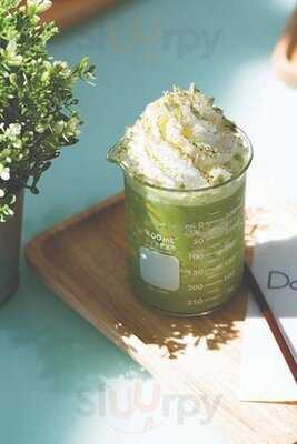 Daisy Restaurant & Coffee