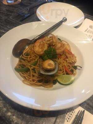 Fat Gut'z Saloon Eastville