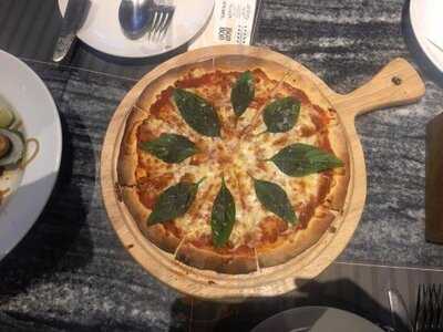 Fat Gut'z Saloon Eastville