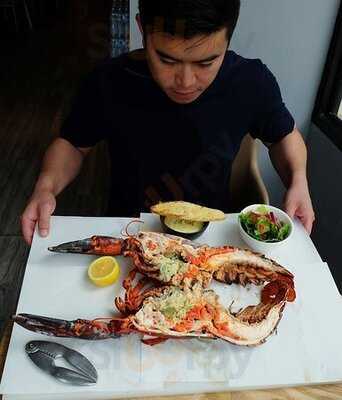 ลอบส์เตอร์แอนด์มอร์