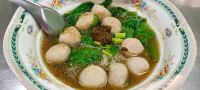 เนื้อตุ๋นน้ำแดง 5 ดาว