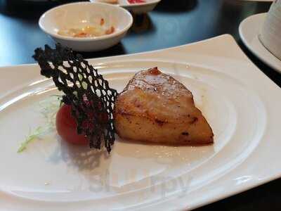 Wah Lok Cantonese Restaurant