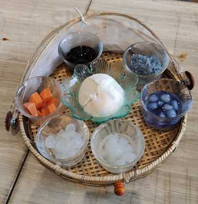 ร้านอัญชัญ