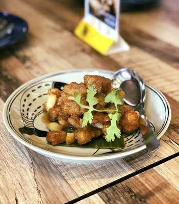 ร้านอัญชัญ