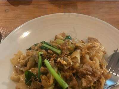 ยิ้มสู้คาเฟ่