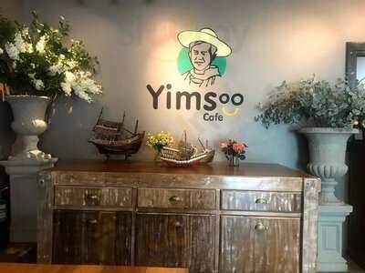 ยิ้มสู้คาเฟ่