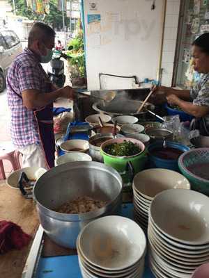 ก๋วยเตี๋ยวเรือขึ้นบก (นายหงอก 2)