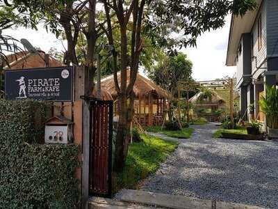 ไพเรท ฟาร์ม แอนด์ คาเฟ่