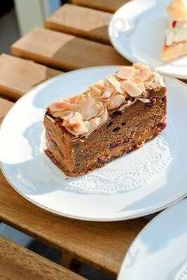 บ้านเบญจมาศ