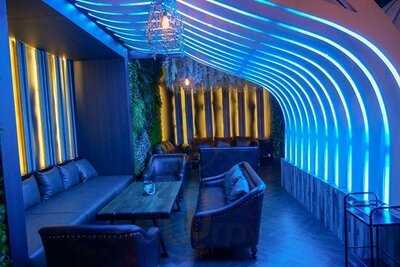 Happy Trees Bistro & Bar