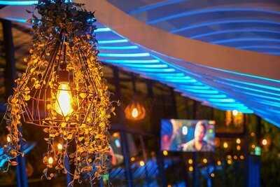 Happy Trees Bistro & Bar