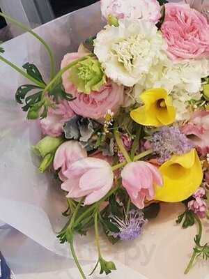 ห้องอาหาร สาทรคาเฟ่