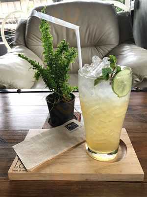 โรงเตี๊ยมชายคลอง ร้านอาหาร