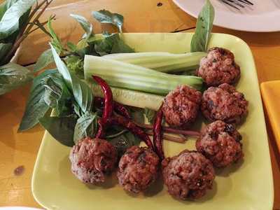 ร้านอาหาร ไก่ย่างเขาสวนกวางไอรินทร์