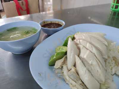 ข้าวมันไก่ตอนเจ๊วา