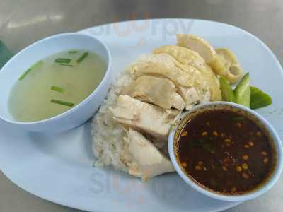 ข้าวมันไก่ตอนเจ๊วา