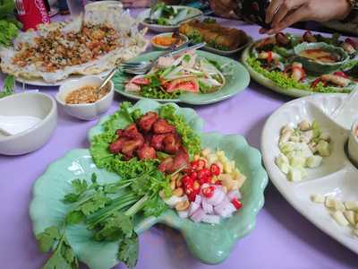 ร้านอาหาร มาดามอัน