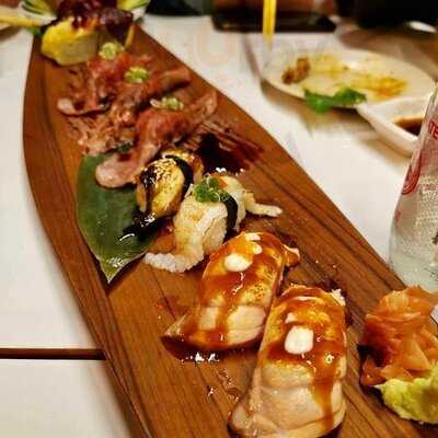 เดอะคริบเจแปนิส ซูชิแอนด์ฟิวชั่น เรสเตอรองท์