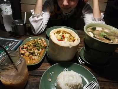 ร้านอาหาร ร้านโคม (บ้านโคม)