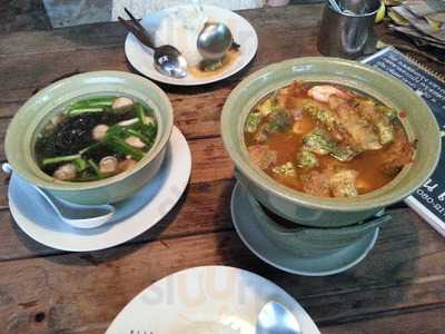 ร้านอาหาร ร้านโคม (บ้านโคม)