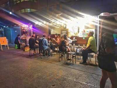 Barney's Burger Joint Ari