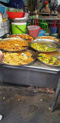 ขนมจีนเจ๊แอ๋ว