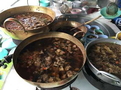 ก๋วยเตี๋ยวเนื้อวัว วัดดงมูลเหล็ก