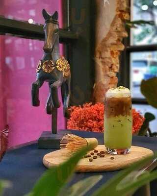 ตรอกครุฑ คาเฟ่