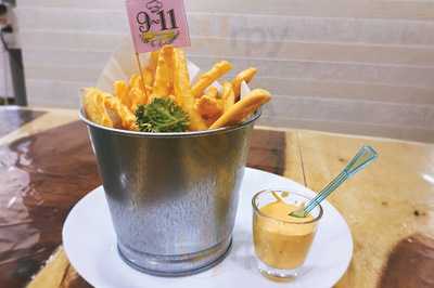 9-11 Cafe & Restaurant