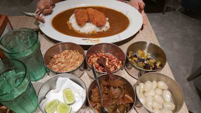 Maji Curry Siam Center