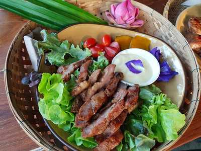 ฟาร์มสุขคาเฟ่แอนด์บิสโทร