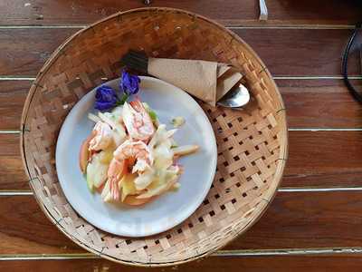 ฟาร์มสุขคาเฟ่แอนด์บิสโทร