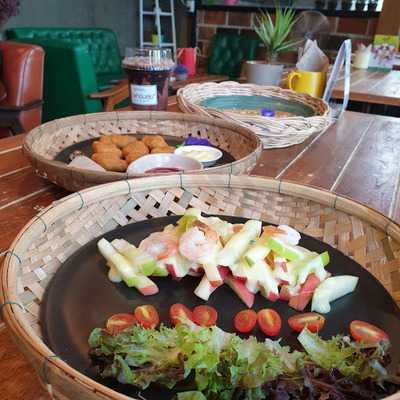 ฟาร์มสุขคาเฟ่แอนด์บิสโทร