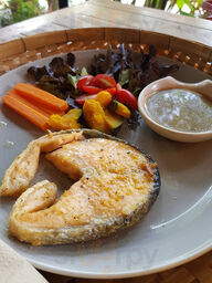 ฟาร์มสุขคาเฟ่แอนด์บิสโทร