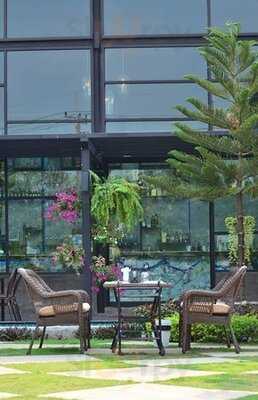 The Salares Coffee Bar & Bistro