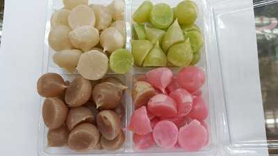 ชูถิ่น 2 ร้านขนมไทย