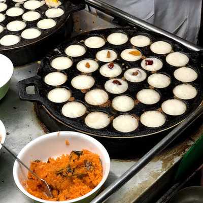 ขนมครกสยามเจ้าเก่าตลาดราชวัตร