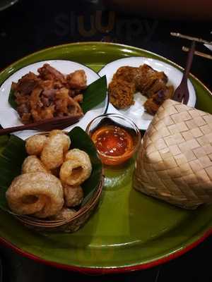 บ้านสราญรมย์