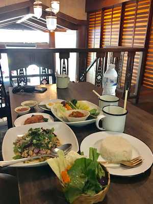 บ้านสราญรมย์