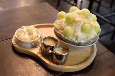 มอร์นม : เมจิกบาร์