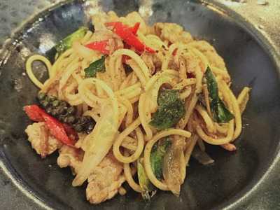 มอร์นม : เมจิกบาร์