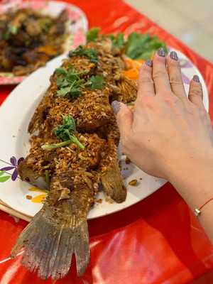 Samsen Tavern Restaurant