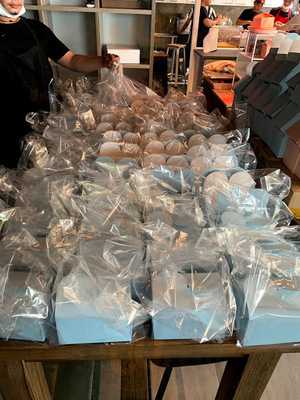 โดนัท นมสด