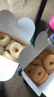 โดนัท นมสด