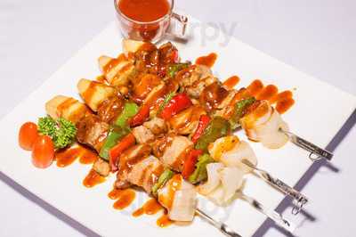 ชีทู บาร์แอนด์คาราโอเกะ